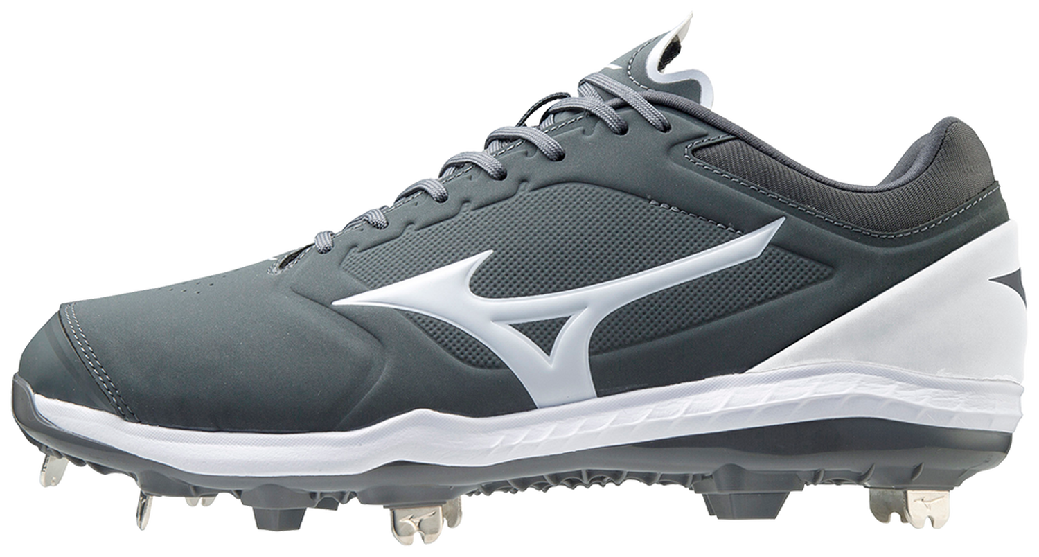 Mizuno Womens Sweep Metal Softball Cleat
