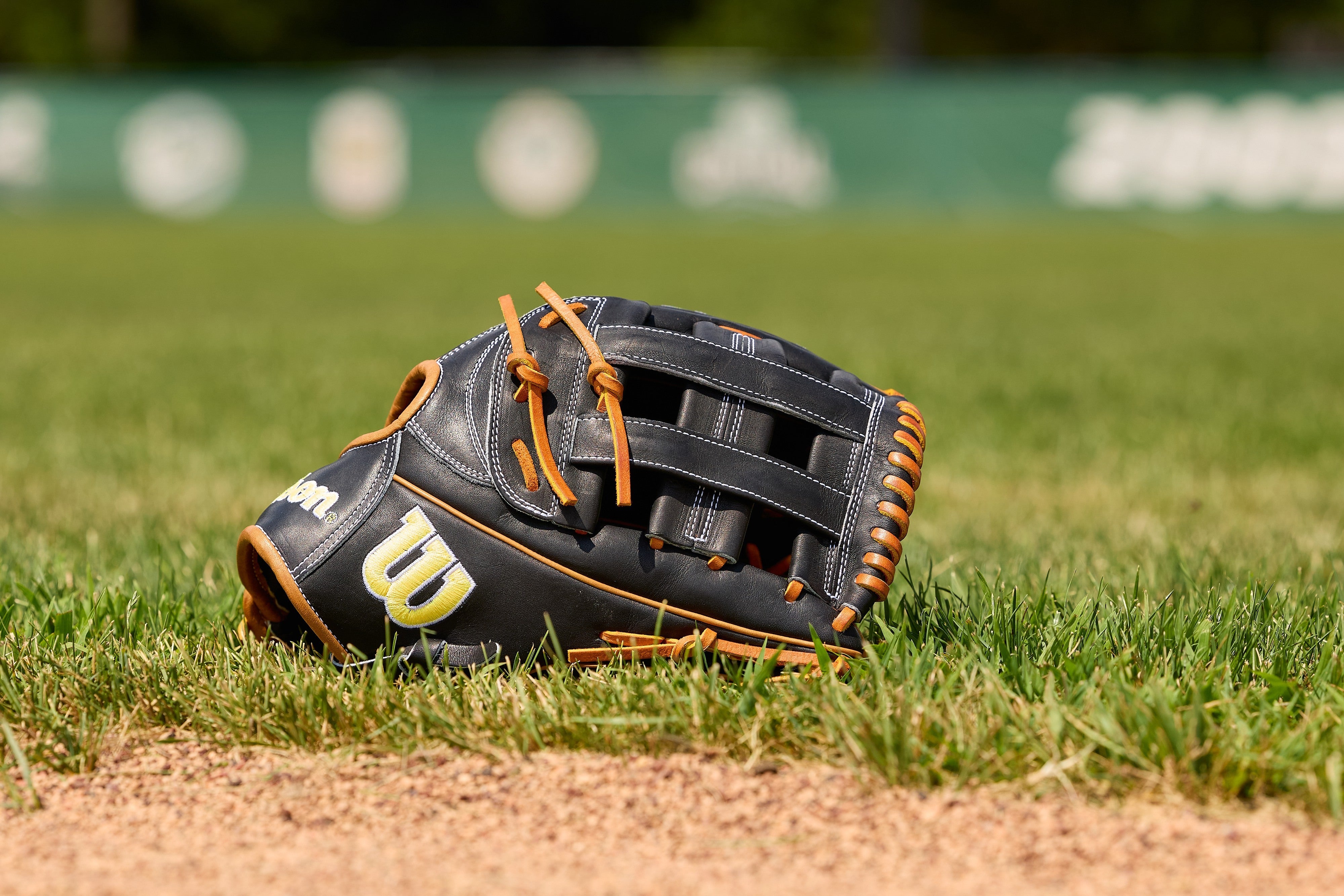 Wilson A2000 Classic 1750 Model 12.5" Baseball Outfield Glove