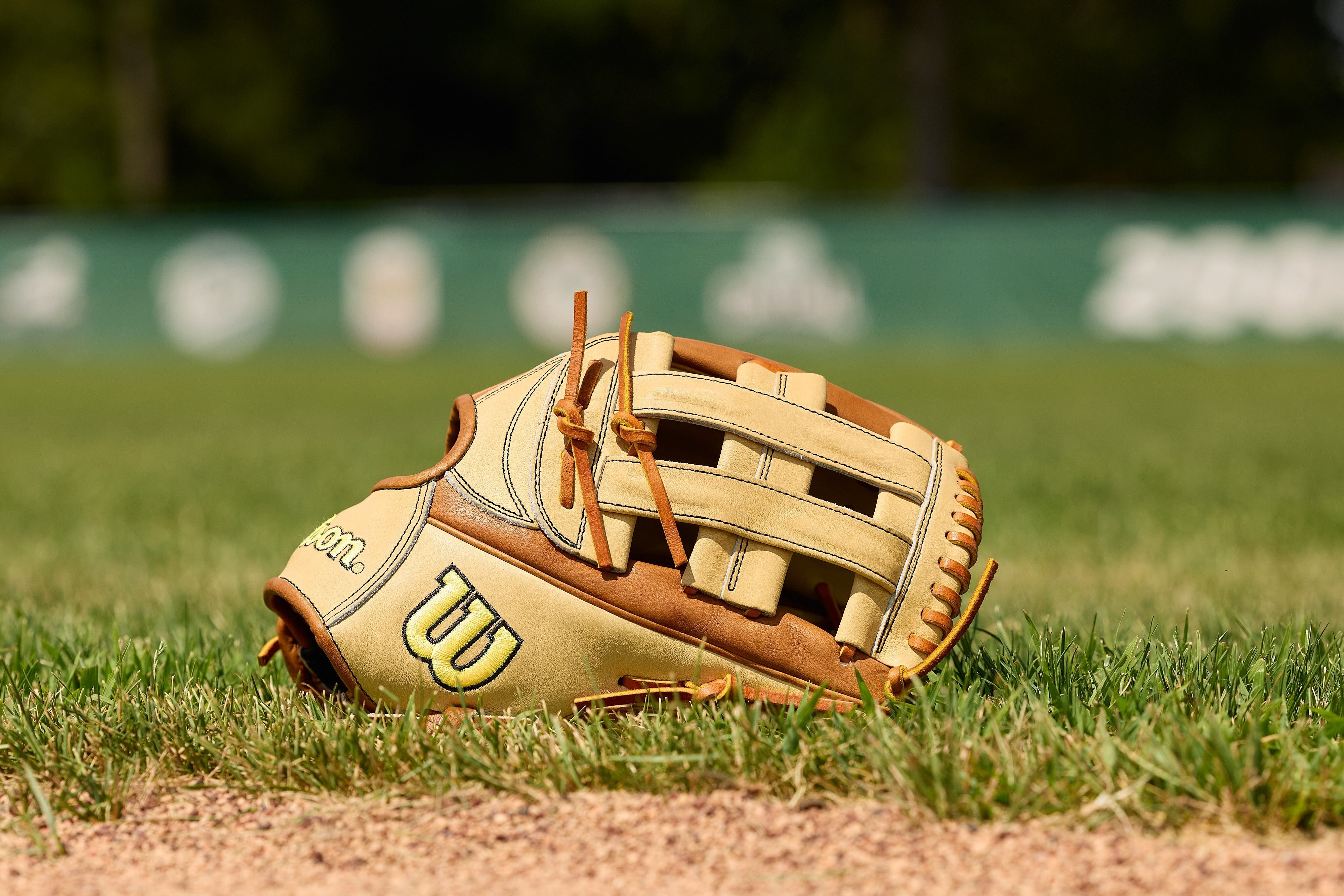 Wilson A2000 Classic 1777 Tan Model 12.75" Baseball Outfield Glove