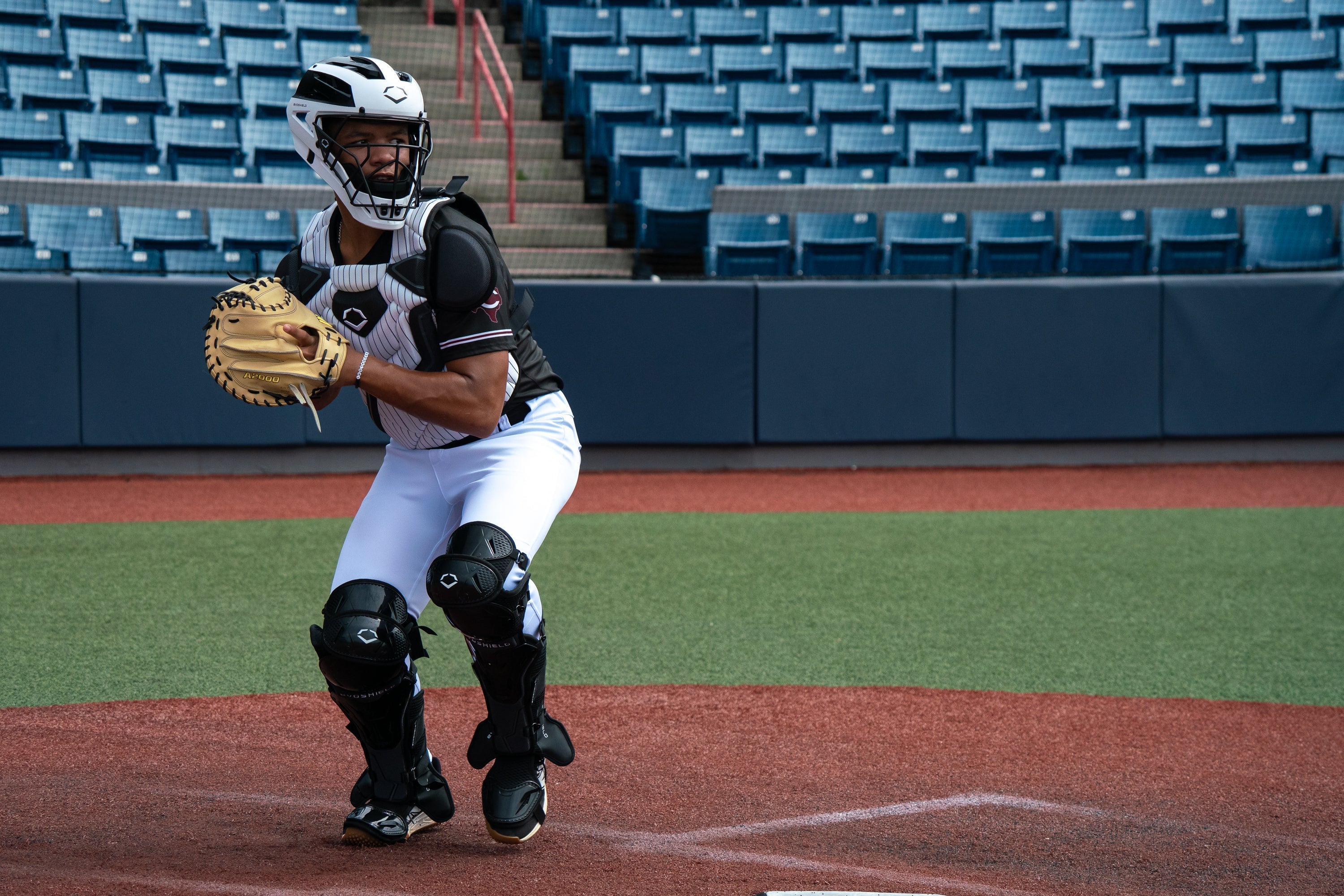 Wilson A2000 Classic 1734 Blonde Model 34" Baseball Catcher's Mitt