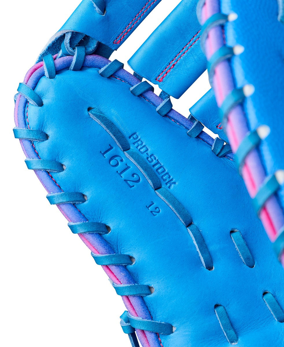 Wilson A2000 2026 Love the Moment 1612 Model 12